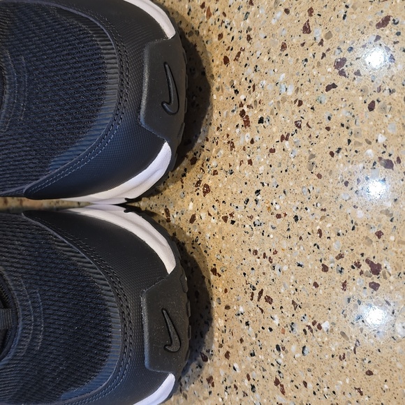 Nike Air Max Pulse - Picture 4 of 10